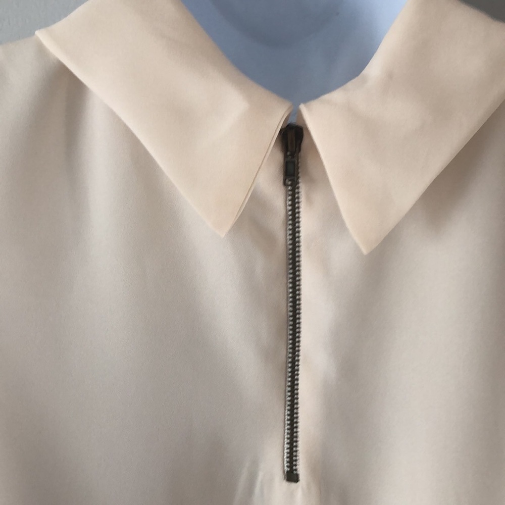 𝅺Monteau Cowl Neck Sleeveless Blouse Size M Flowy Neutral Cream Business Casual - Picture 7 of 11